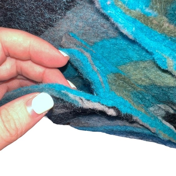 Prana Crossbody Purse - Picture 9 of 13